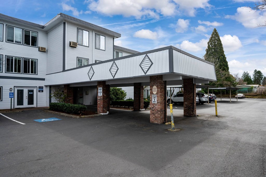 the building where the hotel is located